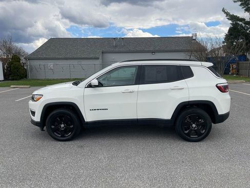 Used 2019 Jeep Compass Latitude w/ Popular Equipment Group AWD/4WD image 9