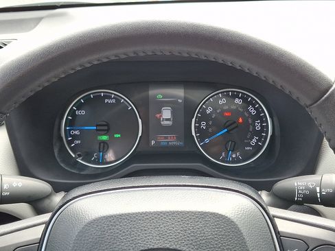 Certified 2021 Toyota RAV4 XLE w/ Convenience Package AWD/4WD image 22