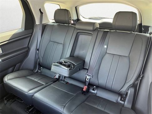 Used 2019 Land Rover Discovery Sport SE image 14