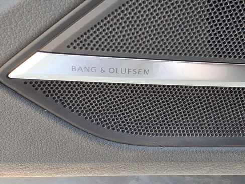 Used 2021 Audi A8 L 3.0T w/ Executive Plus Package image 13