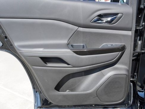 Used 2022 GMC Acadia AT4 w/ Technology Package image 35