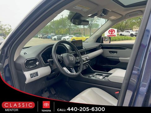 Used 2023 Honda Pilot Touring image 4