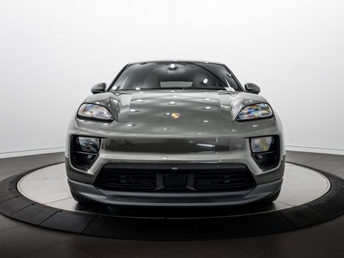 Certified 2025 Porsche Macan 4S Electric AWD/4WD image 10