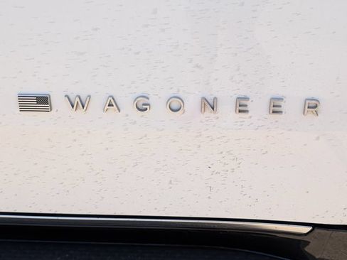 Used 2024 Jeep Wagoneer L Series II RWD image 44