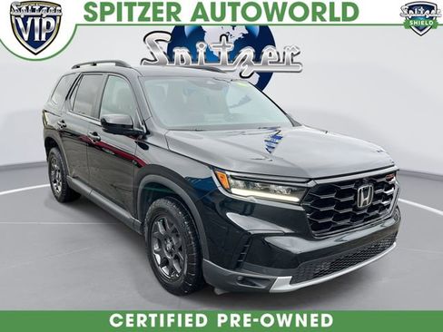 Used 2025 Honda Pilot TrailSport image 1