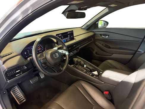 Used 2025 Honda Accord Sport image 9