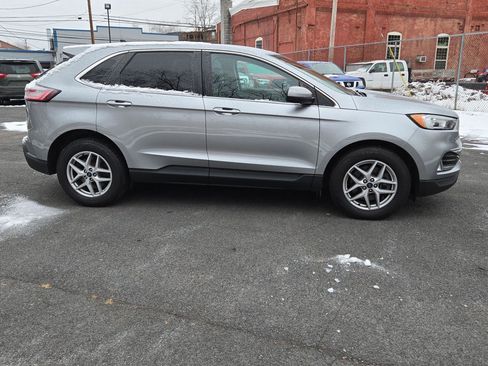 Used 2021 Ford Edge SEL w/ Convenience Package image 4