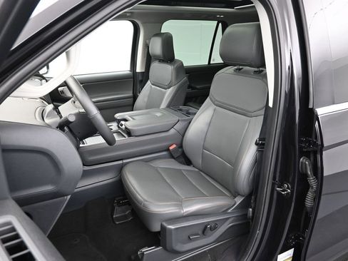 Certified 2023 Ford Explorer ST-Line w/ Class IV Trailer Tow Package image 11