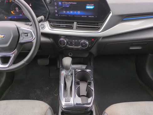 Used 2025 Chevrolet Trax LT w/ Driver Confidence Package FWD image 19