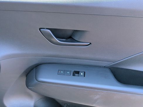 Used 2025 Hyundai Kona SEL FWD image 32