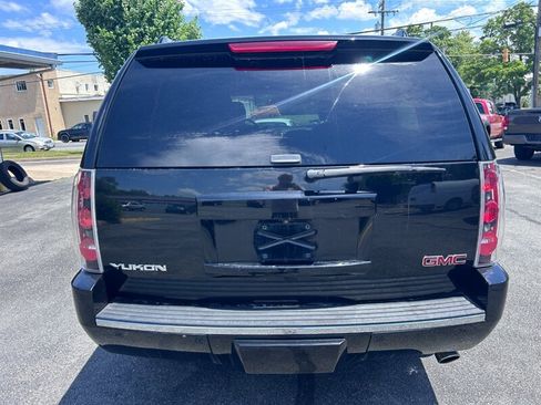 Used 2013 GMC Yukon Denali AWD/4WD image 5