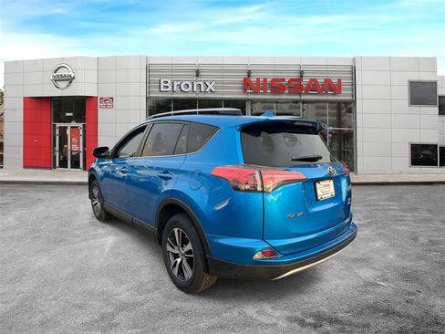 Used 2018 Toyota RAV4 XLE image 5