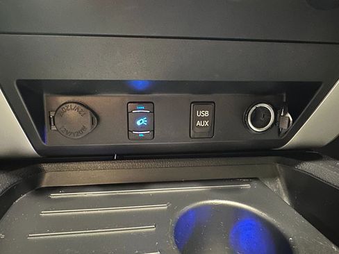 Used 2019 Toyota Tundra Platinum image 33