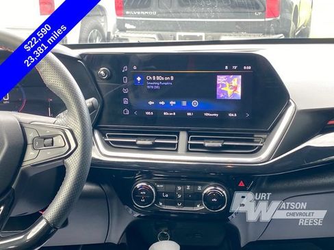 Used 2025 Chevrolet Trax RS w/ Driver Confidence Package FWD image 21