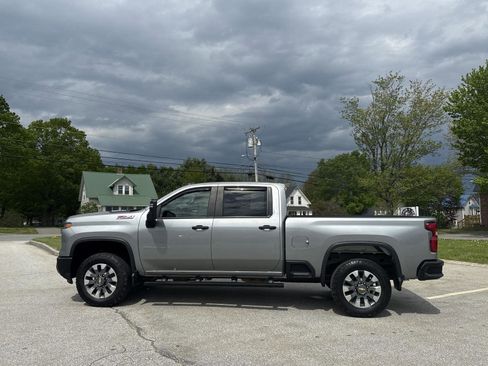 Used 2025 Chevrolet Silverado 2500 Custom w/ Custom Convenience Package AWD/4WD image 3