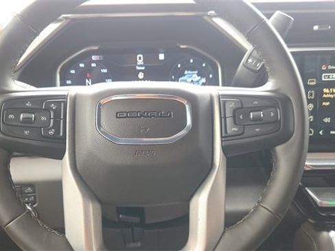 Used 2025 GMC Sierra 2500 Denali w/ Technology Package image 12