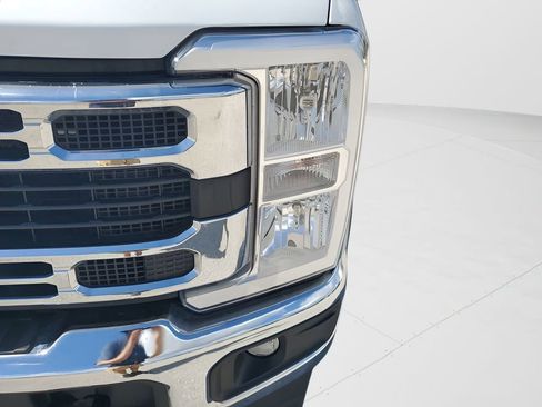 Used 2025 Ford F250 XLT image 41