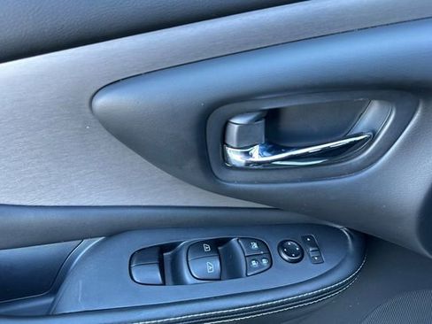 Used 2023 Nissan Murano SV image 11