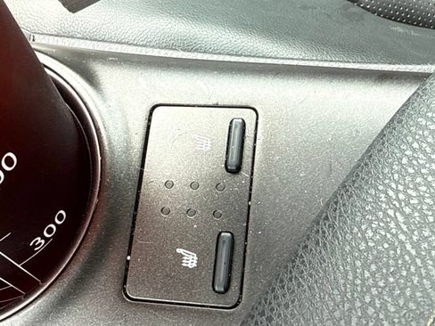 Used 2022 Toyota Camry XSE FWD image 10