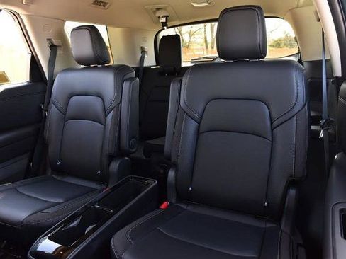 Certified 2025 Nissan Pathfinder SL w/ SL Premium Package image 26