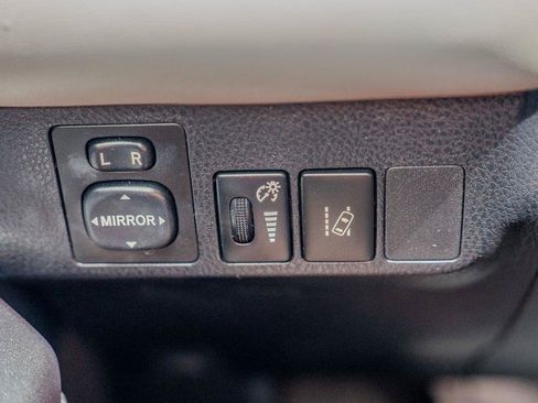 Used 2018 Toyota RAV4 XLE FWD image 28