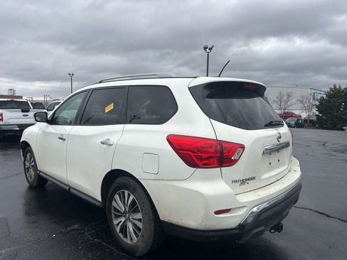Used 2018 Nissan Pathfinder S image 3