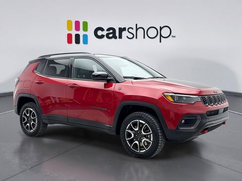 Used 2025 Jeep Compass Trailhawk w/ Trailhawk Elite Group image 7