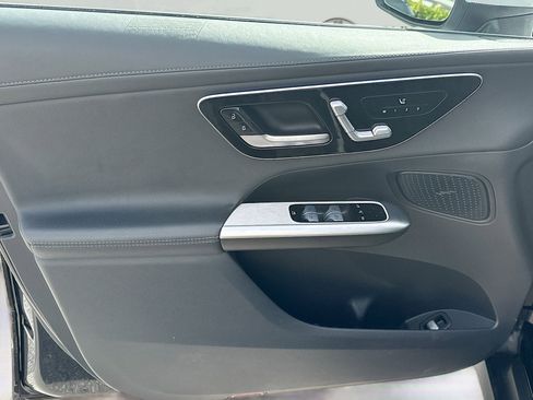 Used 2024 Mercedes-Benz GLC 300 image 19