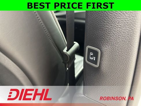 New 2026 Chrysler Pacifica Limited image 16