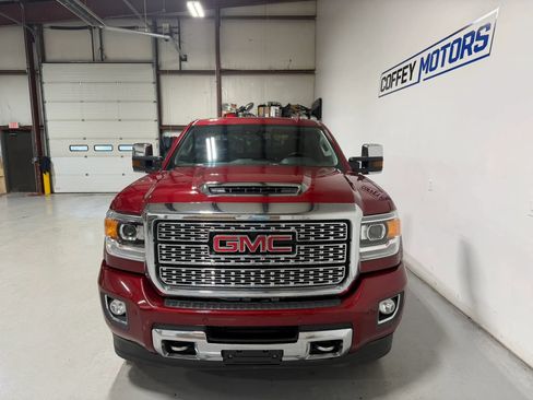 Used 2018 GMC Sierra 3500 Denali w/ Duramax Plus Package AWD/4WD image 9