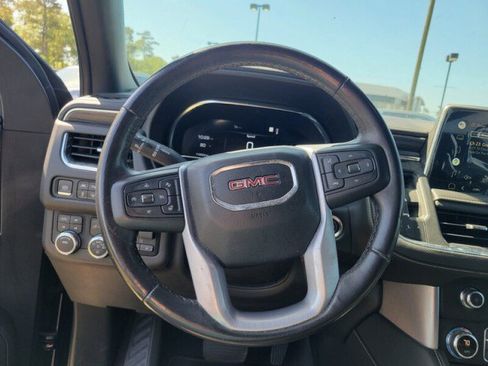 Used 2022 GMC Yukon XL SLT w/ SLT Luxury Package AWD/4WD image 11