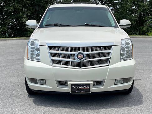 Used 2014 Cadillac Escalade Platinum AWD/4WD image 25
