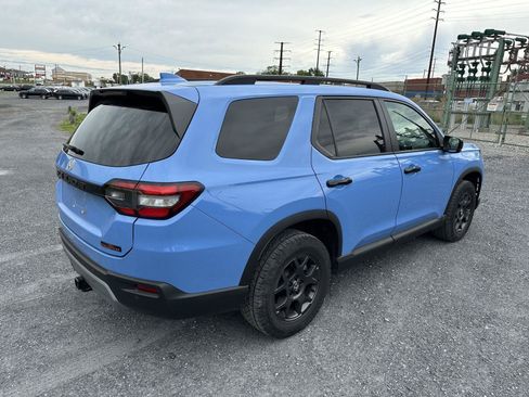 Used 2023 Honda Pilot TrailSport image 8