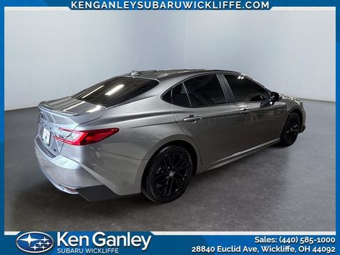 Used 2025 Toyota Camry SE FWD image 5