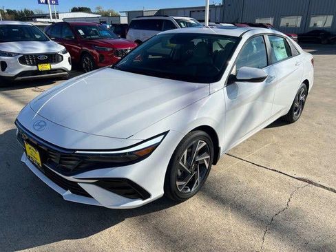 New 2026 Hyundai Elantra Limited FWD image 36