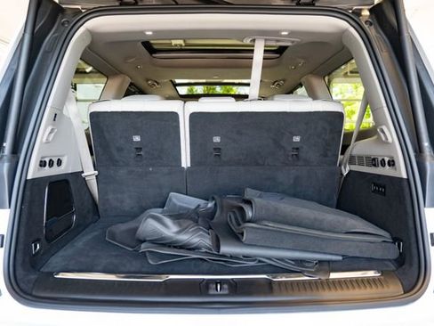 Used 2023 Jeep Grand Wagoneer 4WD w/ Flexible Seating Group image 8