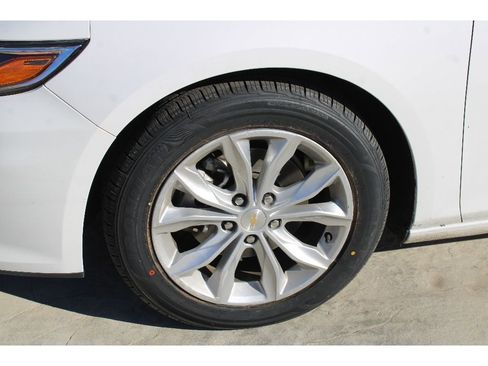 Used 2024 Chevrolet Malibu LT image 8