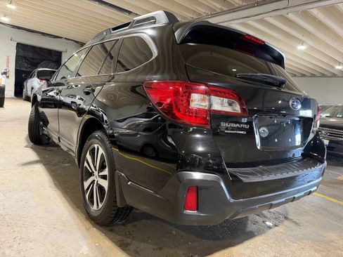 Used 2018 Subaru Outback 2.5i Limited AWD/4WD image 3