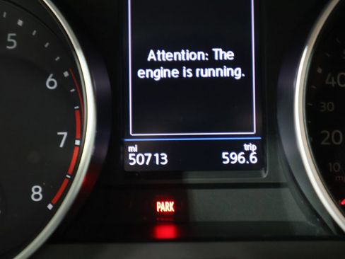 Used 2021 Volkswagen Tiguan S image 38