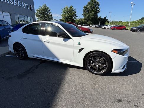 Used 2024 Alfa Romeo Giulia Quadrifoglio RWD image 13