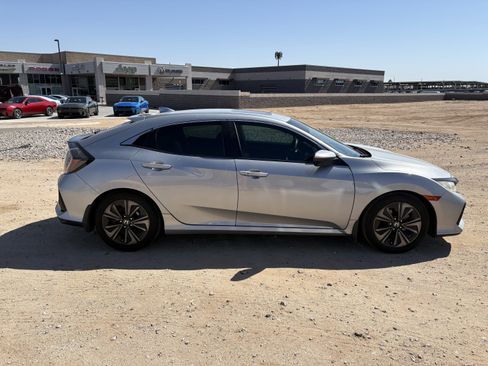 Used 2018 Honda Civic EX image 6