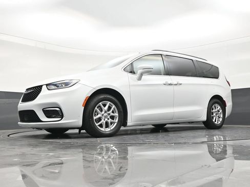 Used 2022 Chrysler Pacifica Touring-L FWD image 20