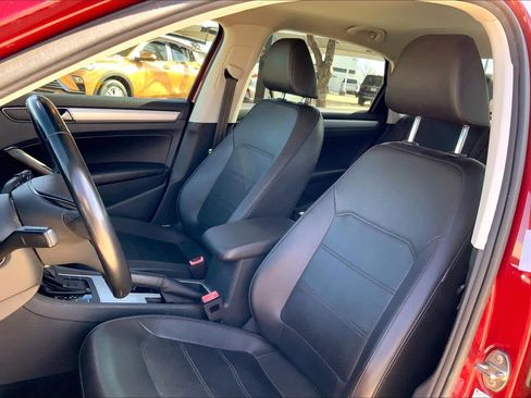 Used 2019 Volkswagen Passat 2.0T Wolfsburg image 8