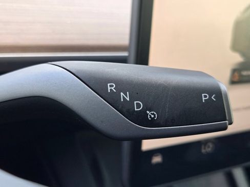 Used 2025 Tesla Model Y Long Range AWD/4WD image 12