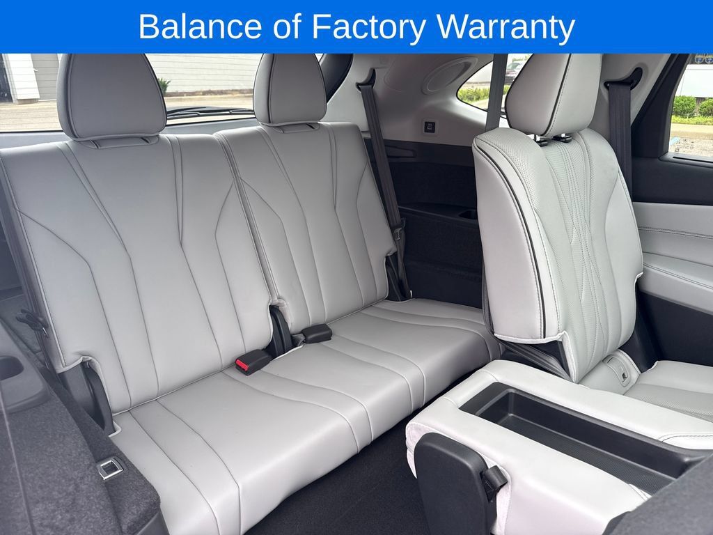 Used 2025 Acura MDX w/ Advance Package AWD/4WD image 12