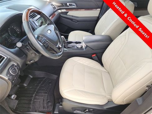 Used 2018 Ford Explorer Platinum image 14