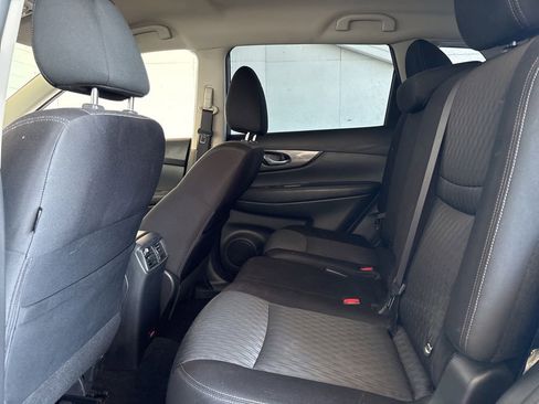 Used 2019 Nissan Rogue SV FWD image 19