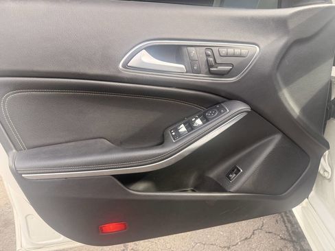 Used 2014 Mercedes-Benz CLA 250 image 11