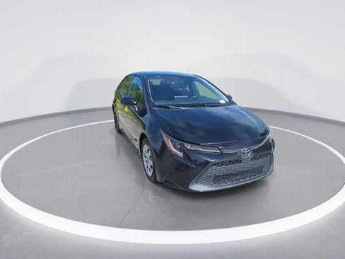 Used 2022 Toyota Corolla LE FWD image 2