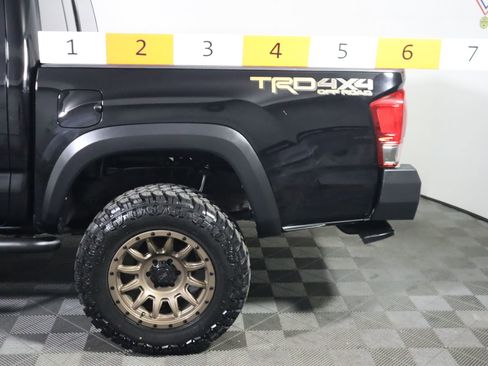 Used 2016 Toyota Tacoma TRD Off-Road w/ Towing Package AWD/4WD image 13